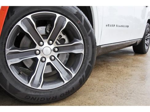 Used 2023 Jeep Grand Wagoneer 4WD image 29