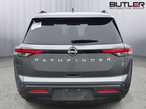 Used 2025 Nissan Pathfinder SV FWD image 9