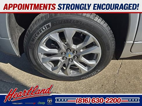 Used 2021 Chevrolet Traverse Premier AWD/4WD image 24