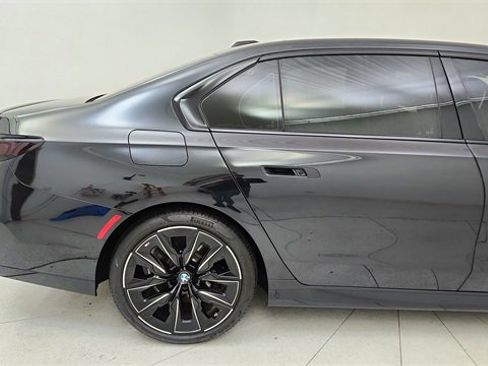 Used 2025 BMW 740i xDrive 740i xDrive w/ Executive Package image 12