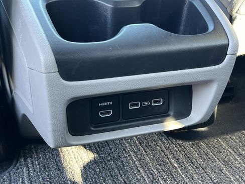 Used 2022 Honda Odyssey Elite image 25