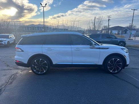 Used 2023 Lincoln Aviator Reserve w/ Equipment Group 201A image 4
