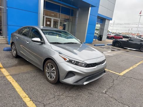 Used 2024 Kia Forte LXS w/ LXS Technology Package FWD image 2