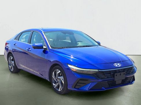 Used 2024 Hyundai Elantra Limited FWD image 8