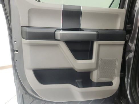 Used 2018 Ford F150 XLT image 9