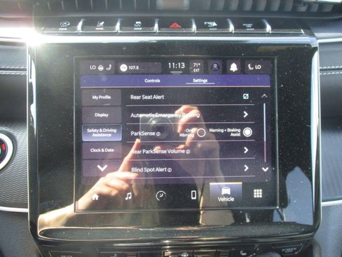 Used 2024 Jeep Grand Cherokee L Laredo AWD/4WD image 25