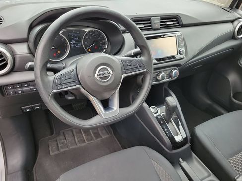 Used 2020 Nissan Versa S FWD image 9