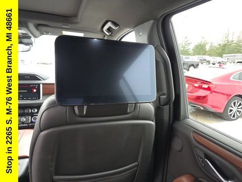 Used 2024 GMC Yukon XL Denali Ultimate w/ LPO, Floor Liner Package AWD/4WD image 21