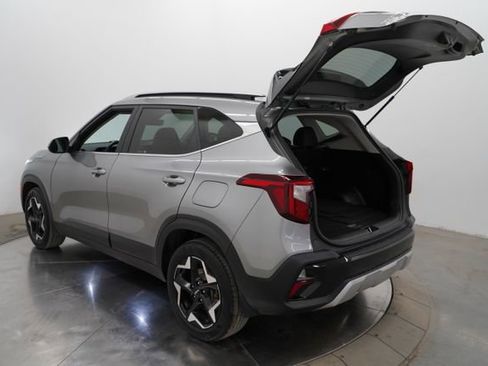 Used 2024 Kia Seltos EX AWD/4WD image 57