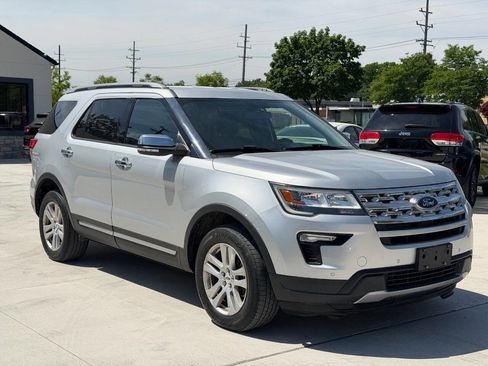 Used 2018 Ford Explorer XLT w/ Equipment Group 202A AWD/4WD image 1