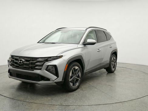 Used 2025 Hyundai Tucson SEL FWD image 3