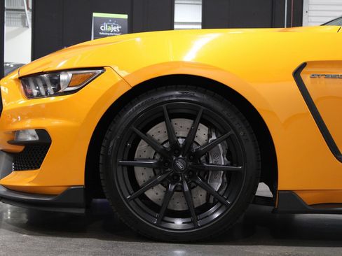 Used 2018 Ford Mustang Shelby GT350 w/ Convenience Package RWD image 11