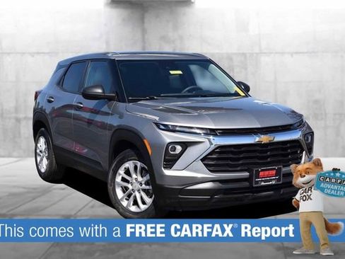 Used 2025 Chevrolet TrailBlazer LS w/ LS Convenience Package FWD image 2