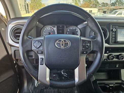 Used 2017 Toyota Tacoma SR5 image 21