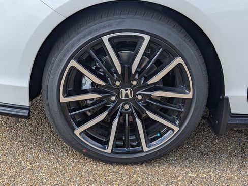 New 2026 Honda Accord Touring image 9