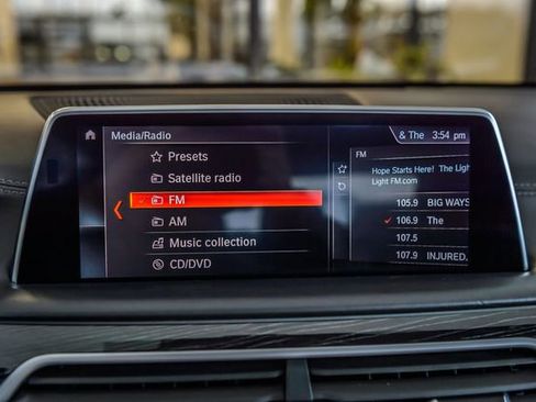 Used 2019 BMW 740i w/ Executive Package image 21