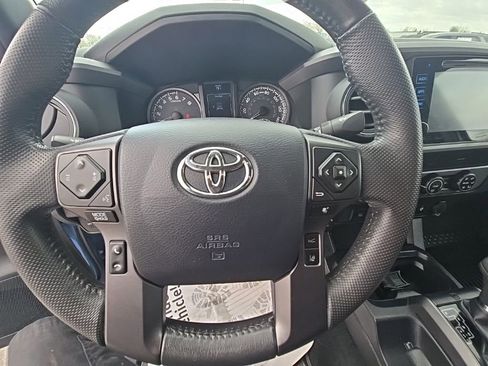 Used 2019 Toyota Tacoma TRD Off-Road image 17