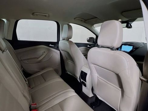 Used 2018 Ford Escape Titanium image 10