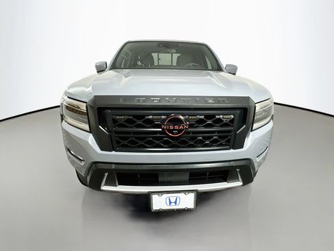 Used 2022 Nissan Frontier Pro-X RWD image 2