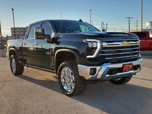 Used 2024 Chevrolet Silverado 2500 LTZ w/ LTZ Premium Texas Edition image 6