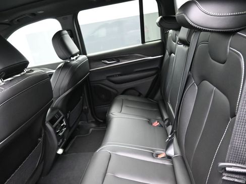 New 2025 Jeep Grand Cherokee Limited image 14