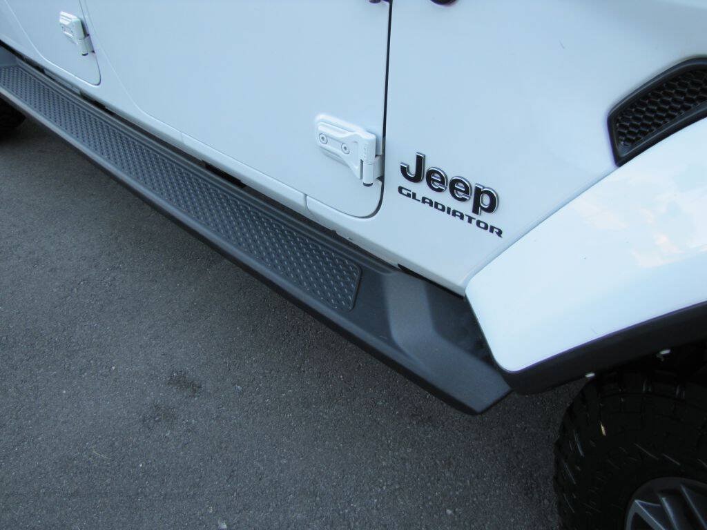Used 2022 Jeep Gladiator Overland w/ Popular Equipment Package AWD/4WD image 24
