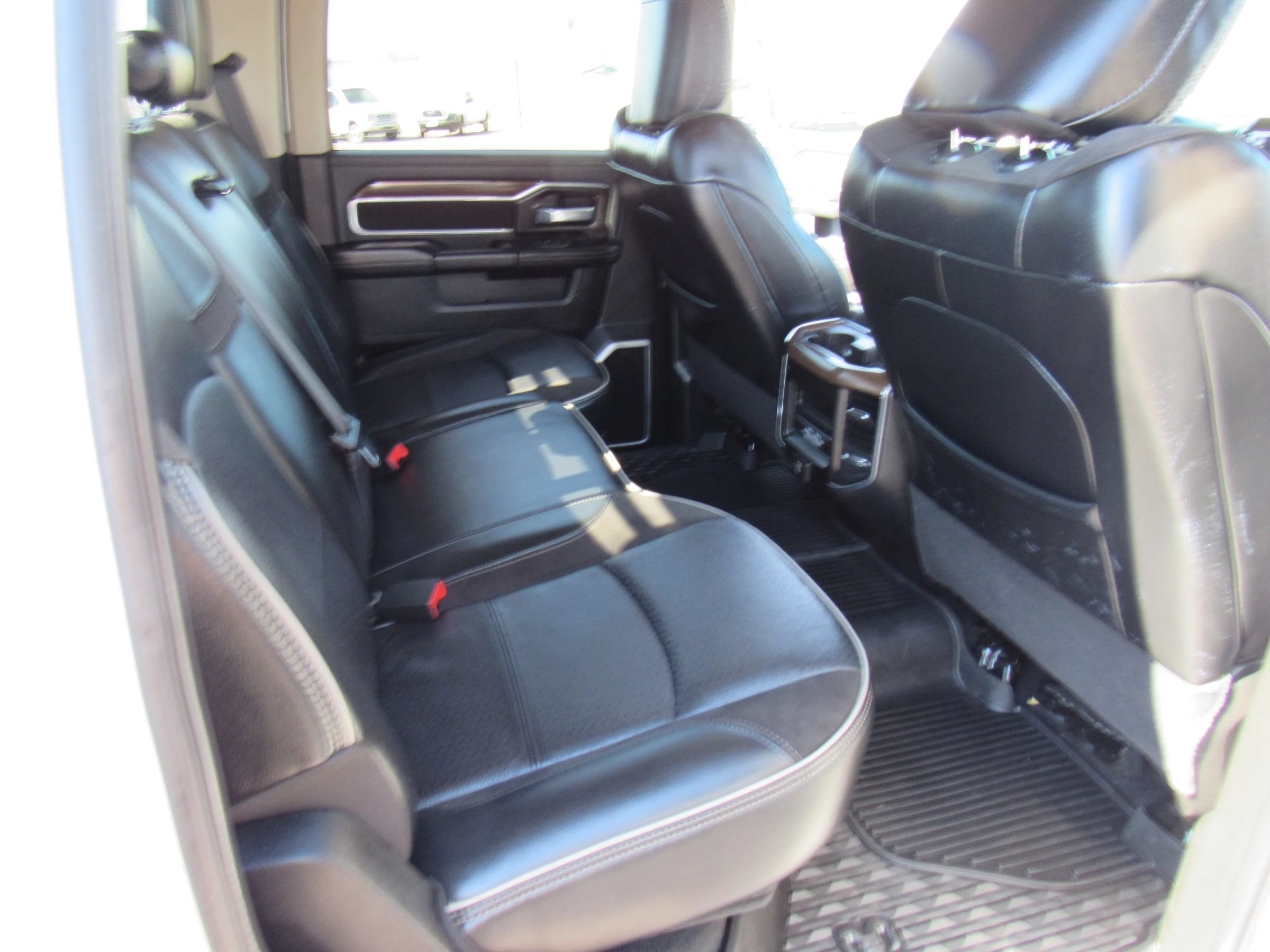 Used 2022 RAM 3500 Laramie AWD/4WD image 12