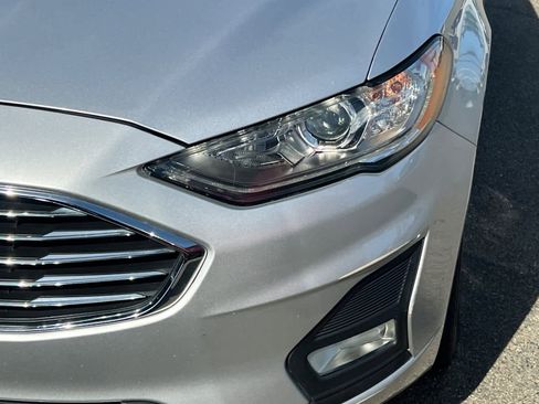 Used 2019 Ford Fusion SE w/ Equipment Group 151A FWD image 11