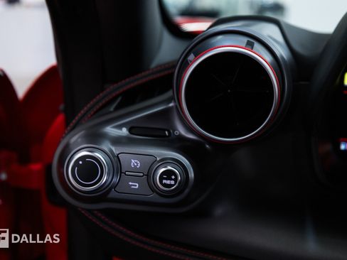 Used 2022 Ferrari F8 Tributo RWD image 32
