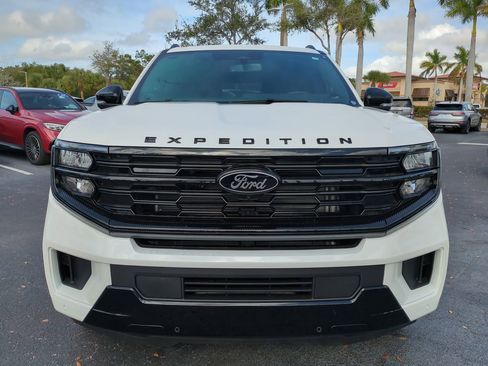 New 2025 Ford Expedition Max Platinum w/ Stealth Appearance Package image 9
