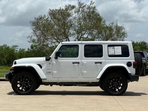 Used 2024 Jeep Wrangler Unlimited Sahara AWD/4WD image 2