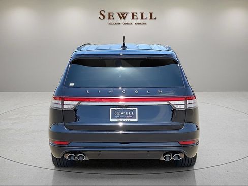 Used 2023 Lincoln Aviator Reserve w/ Equipment Group 201A AWD/4WD image 4