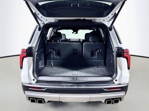 Certified 2026 Chevrolet Traverse LT w/ Driver Confidence Package FWD image 25