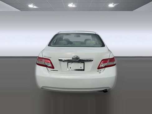 Used 2011 Toyota Camry XLE image 10