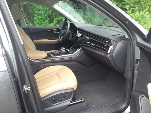 Used 2025 Audi Q7 3.0T Premium Plus AWD/4WD image 11