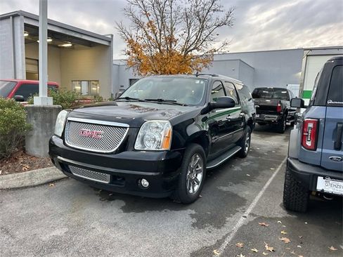 Used 2013 GMC Yukon XL Denali image 1