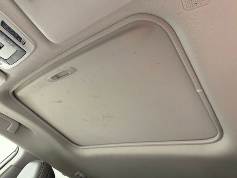 Used 2023 Toyota Sienna XLE image 19