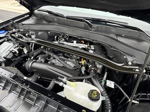 Used 2025 Ford Explorer ST-Line w/ ST-Line Street Pack image 55