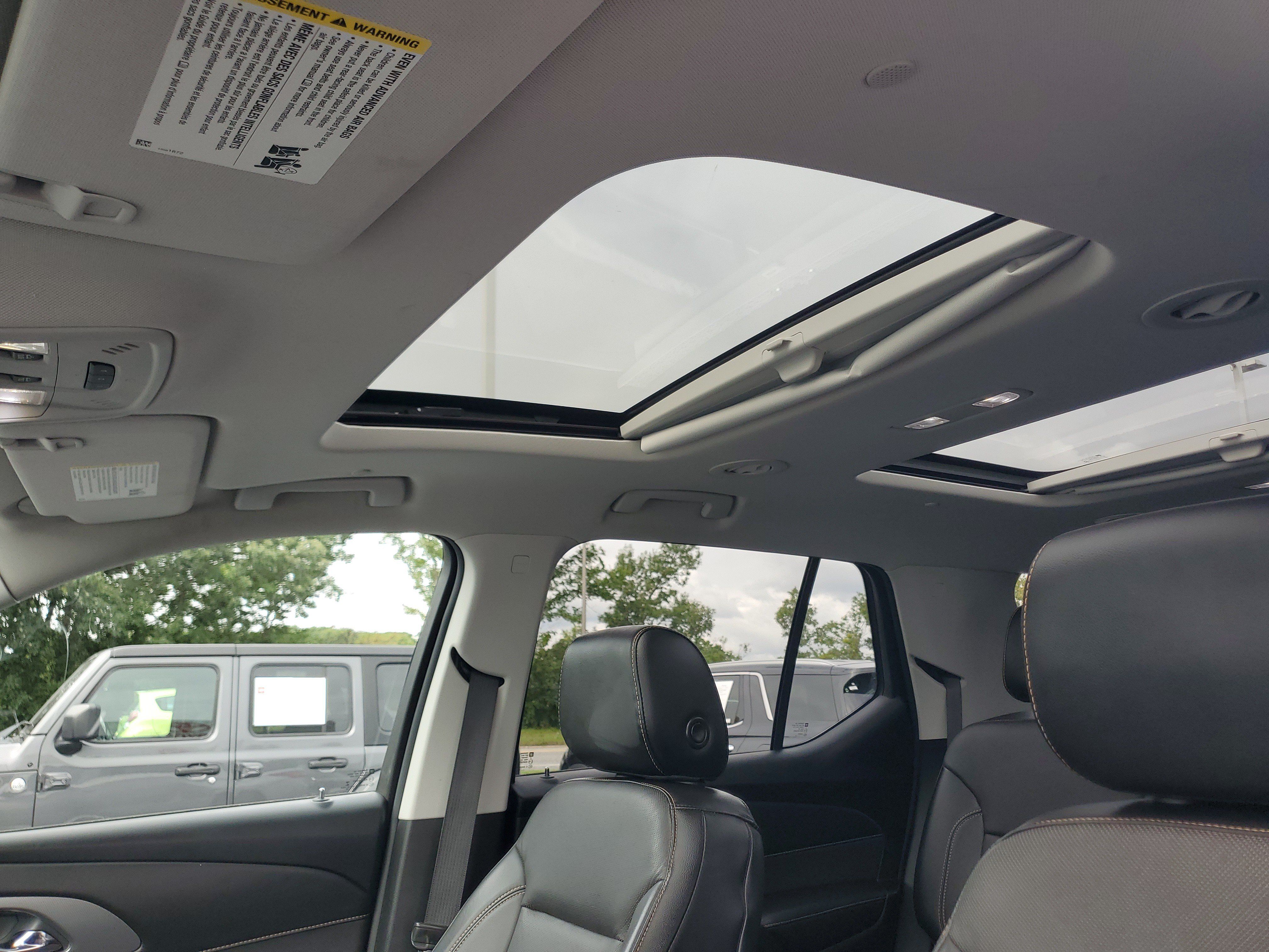 Used 2018 Chevrolet Traverse Premier w/ Driver Confidence II Package FWD image 20
