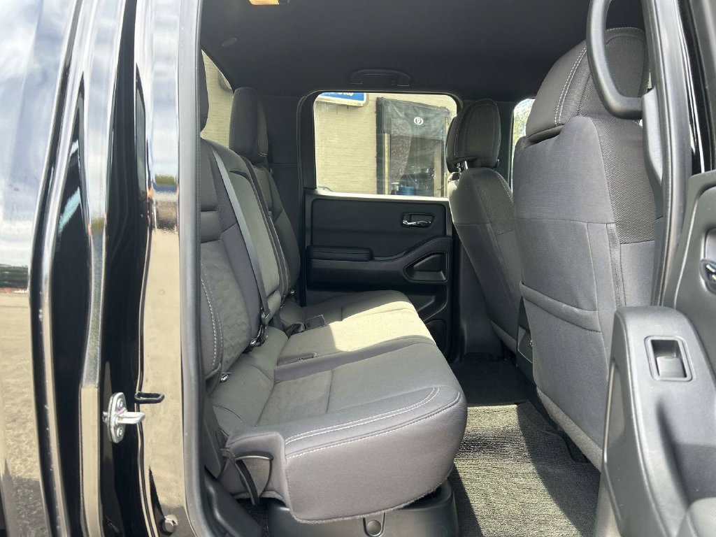 Certified 2023 Nissan Frontier SV w/ Midnight Edition Package AWD/4WD image 15