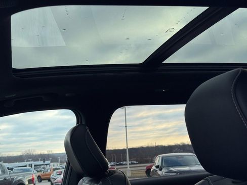 New 2025 Jeep Grand Cherokee L Limited image 18