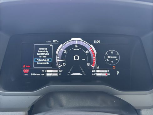 Used 2026 Toyota Tundra Limited AWD/4WD image 21