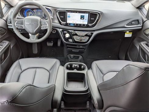 New 2026 Chrysler Pacifica Select image 26