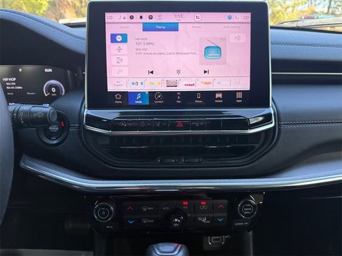 Used 2023 Jeep Compass High Altitude image 24