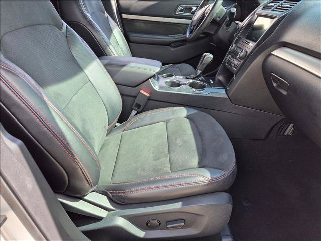 Used 2019 Ford Explorer XLT w/ Equipment Group 202A FWD image 21