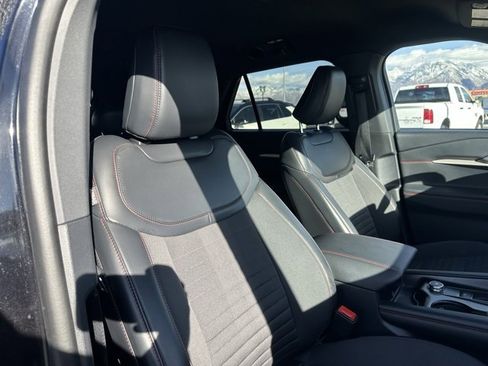 Used 2025 Ford Explorer ST-Line w/ ST-Line Street Pack image 23