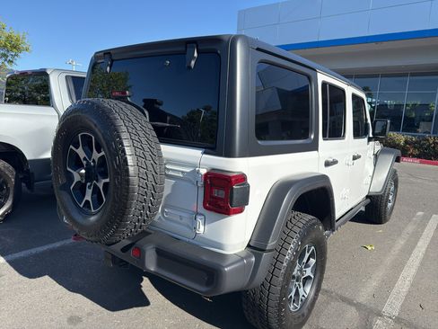 Used 2019 Jeep Wrangler Unlimited Rubicon AWD/4WD image 4