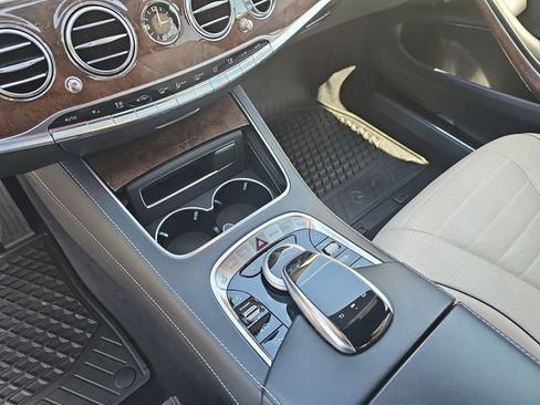 Used 2019 Mercedes-Benz S 560 Sedan image 28