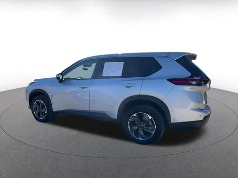 Used 2025 Nissan Rogue SV image 10