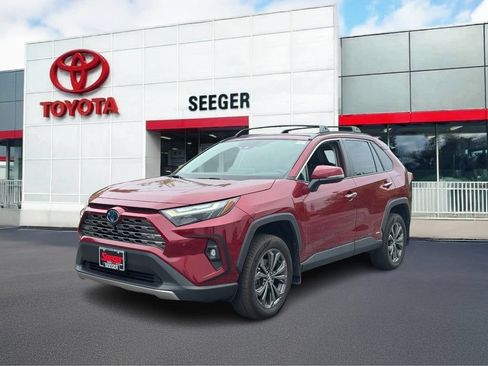 Used 2023 Toyota RAV4 Limited AWD/4WD image 9